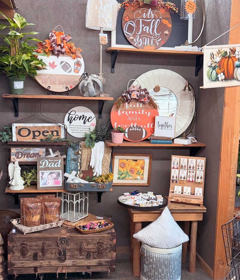 Pintage Antique Market – Calhoun, GA