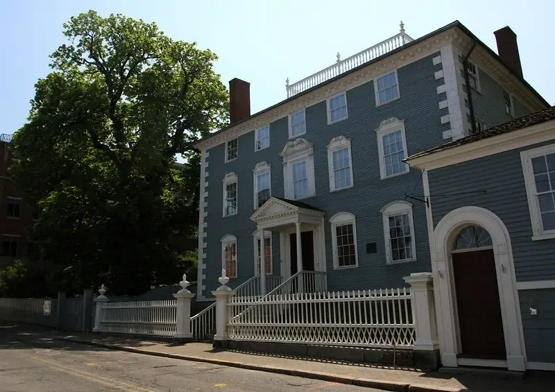 Moffatt-Ladd House & Garden