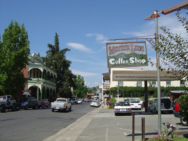 Main Street Antiques and Collectibles