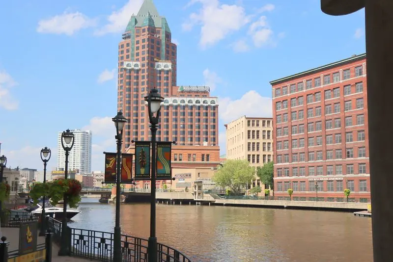 Milwaukee RiverWalk, Wisconsin