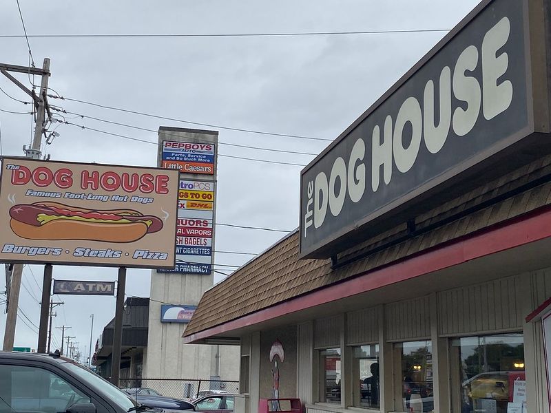 Dog House (New Castle)