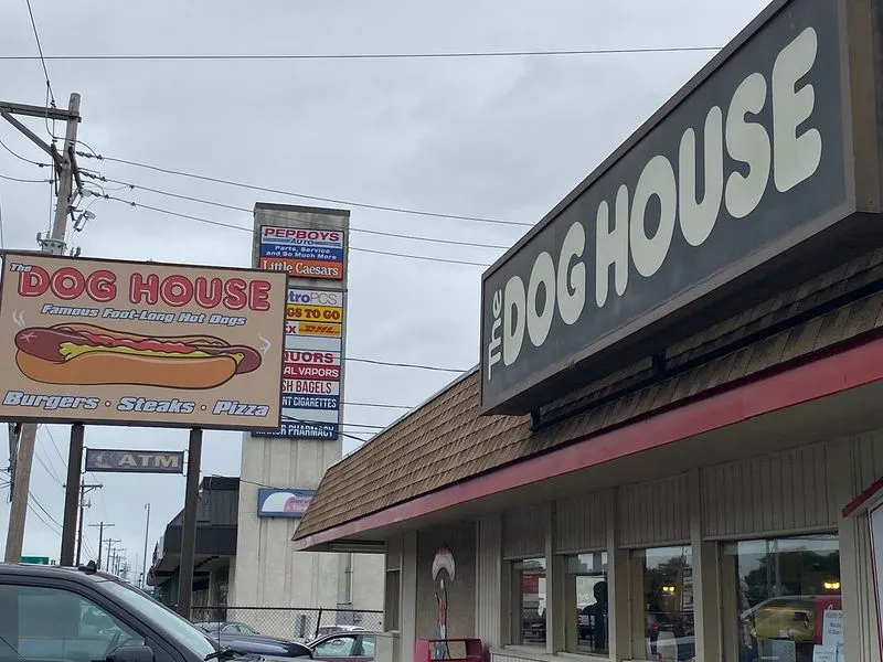 Dog House (New Castle)