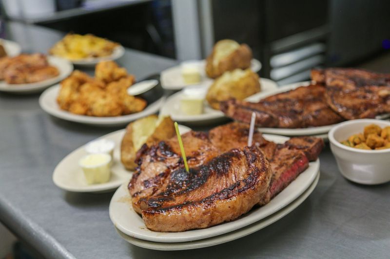 Click’s Steakhouse — Pawnee