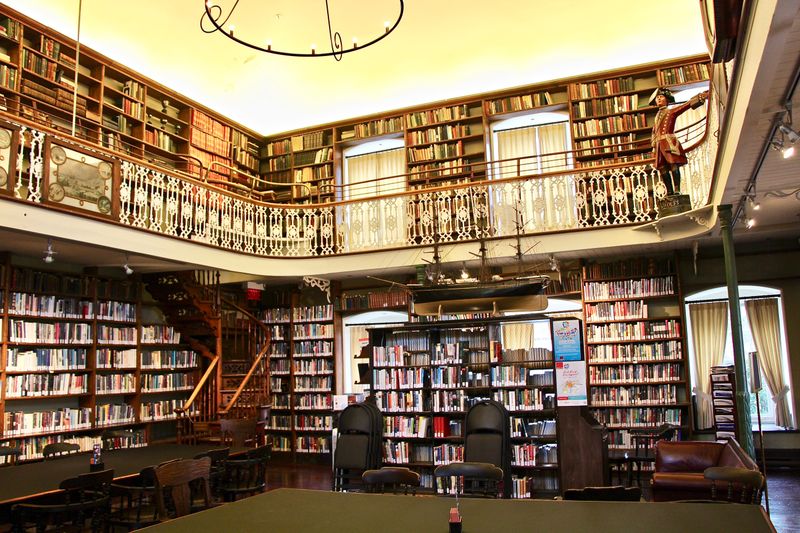 Visit the Morrin Centre