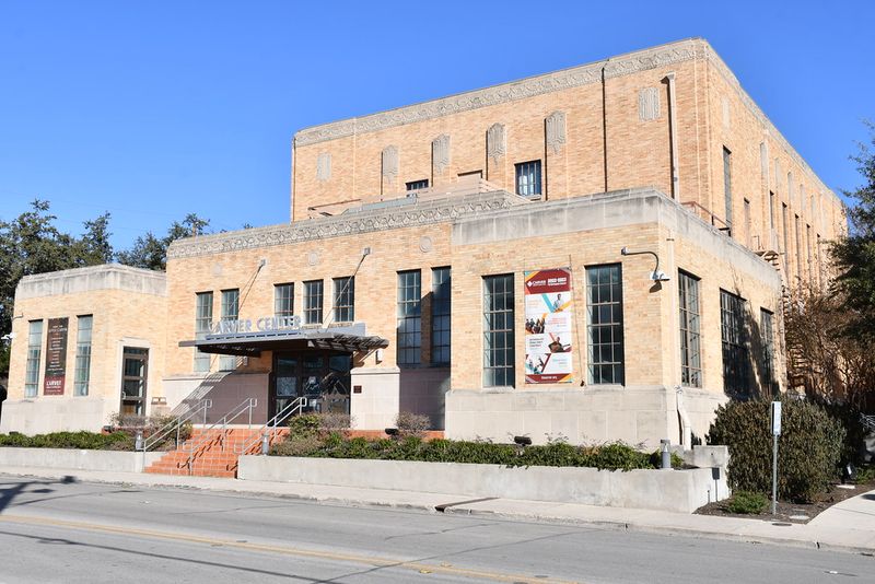 Carver Community Cultural Center – San Antonio