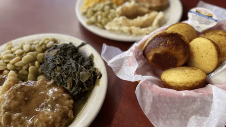 Tennessee meat-and-three restaurants serving homestyle meals every day