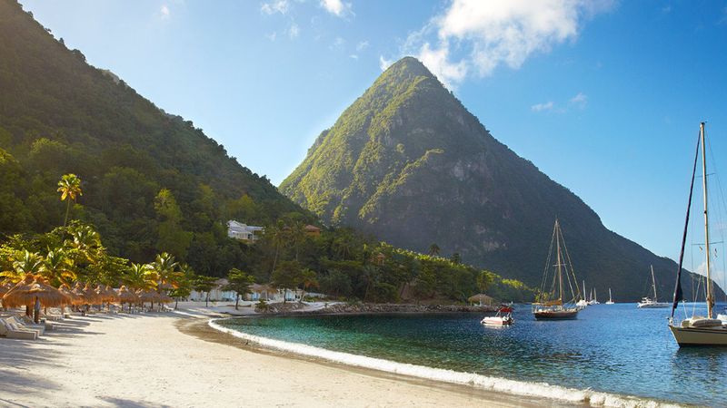 St. Lucia – Dramatic Views with a Luxe Twist
