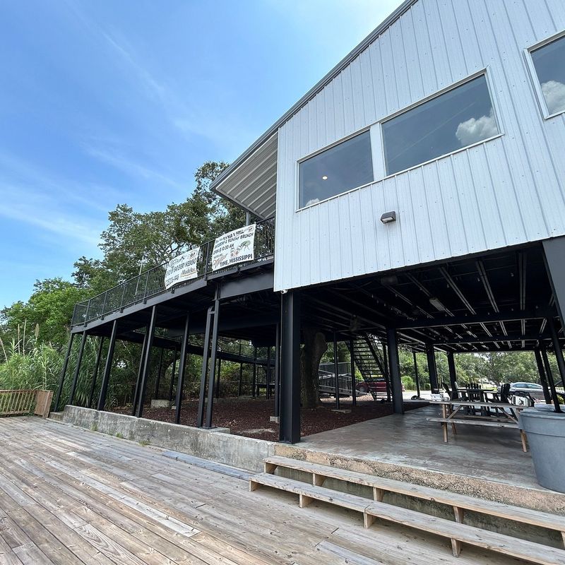 Blow Fly Inn – Gulfport