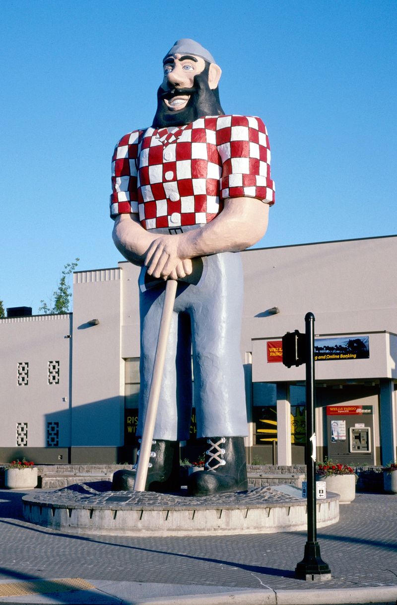 Paul Bunyan Statue – Portland