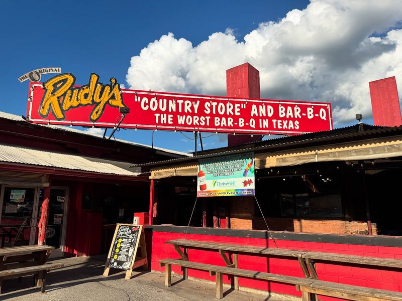 Rudy’s “Country Store” and Bar-B-Q – Leon Springs, TX