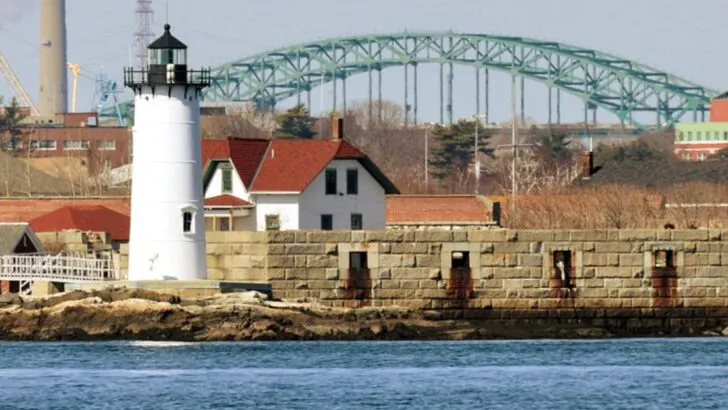 The “Heart of New England” is a Colonial Town Full of History, Harvests, and Coastal Beauty