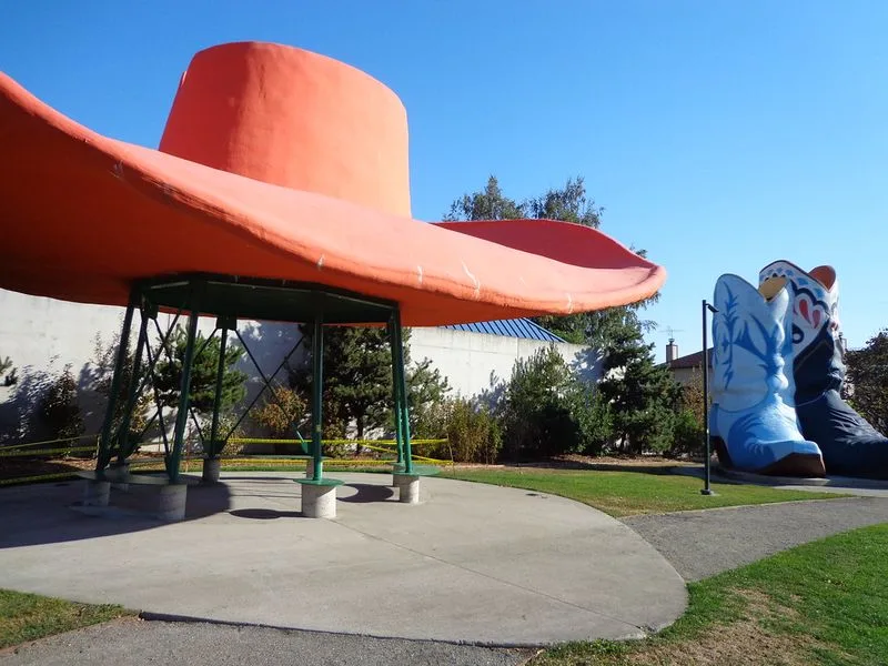 Hat ‘n’ Boots (Seattle – Oxbow Park)