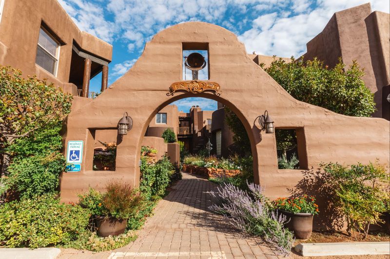 Adobe Grand Villas, Sedona – Homey Comfort with In-Room Spa Experiences