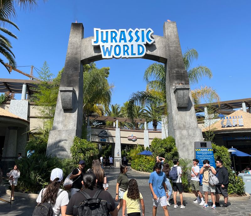 Jurassic World — The Ride