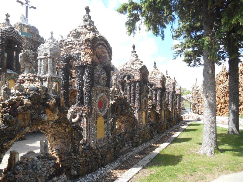 The Grotto of the Redemption – West Bend