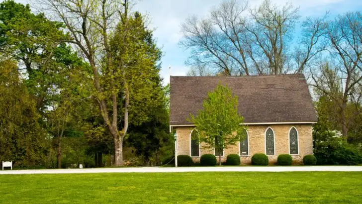 Versailles blends rolling hills, horse farms, and small-town charm in Kentucky