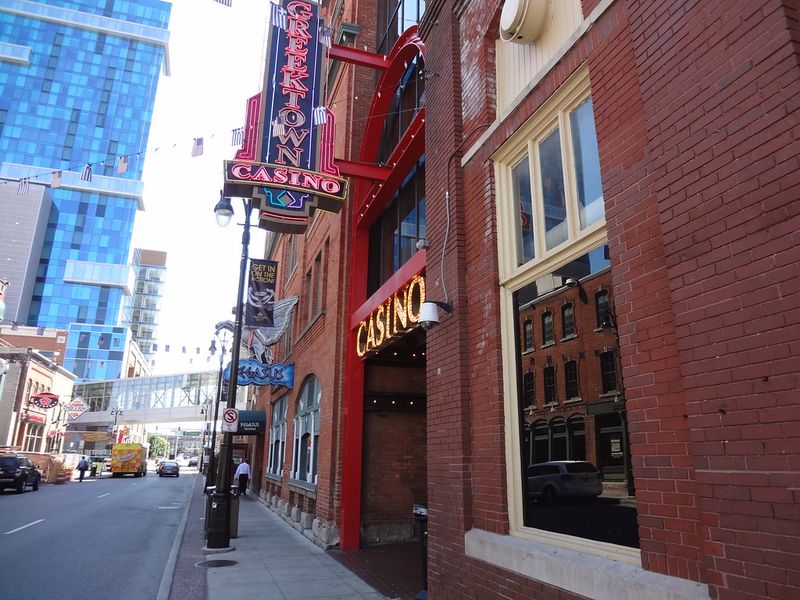Walkable, Lively Streetscape
