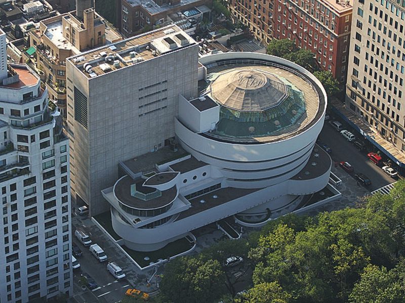 Guggenheim Museum - Men in Black