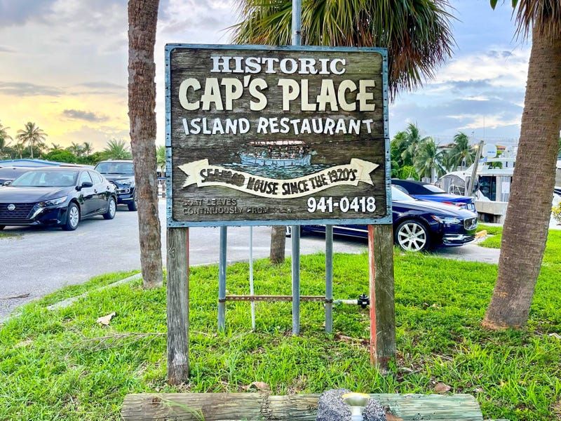 Cap’s Place, Lighthouse Point