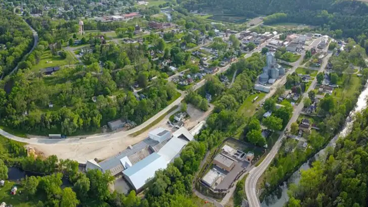 10 Farm Towns That Turned Into Weekend Escapes and Made Rural America a Travel Trend