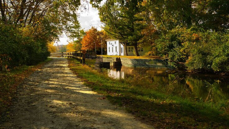 10 Illinois Prairie Towns Locals Say Lost the Quiet They Once Had