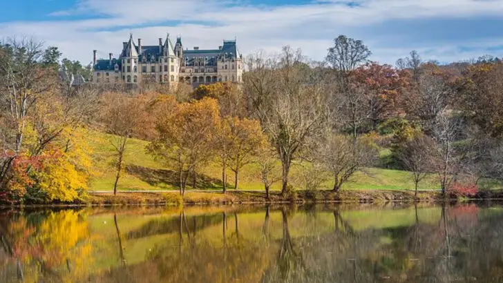 10 Mountain Towns That Come Alive Every Fall and 10 That Stay Magical All Year