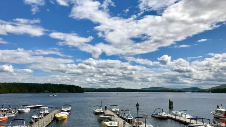 10 Small Towns in New Hampshire Worth Visiting for Mountain Views and Coastal Charm