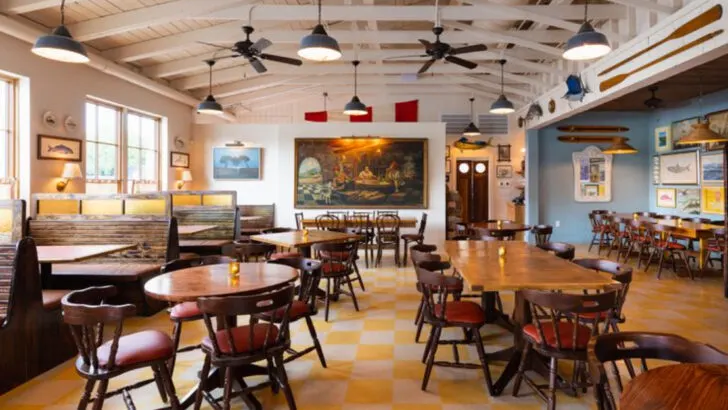 10 South Carolina Beach Cafés That Built Their Name on Fresh Fish Tacos