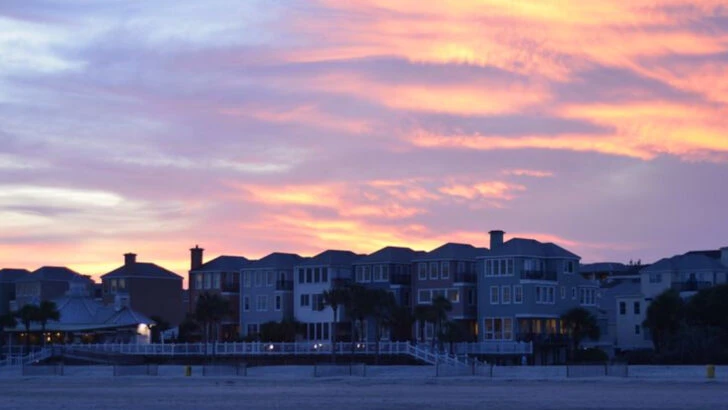 11 Best Barrier Islands in South Carolina (From Wild Beaches to Historic Lowcountry)