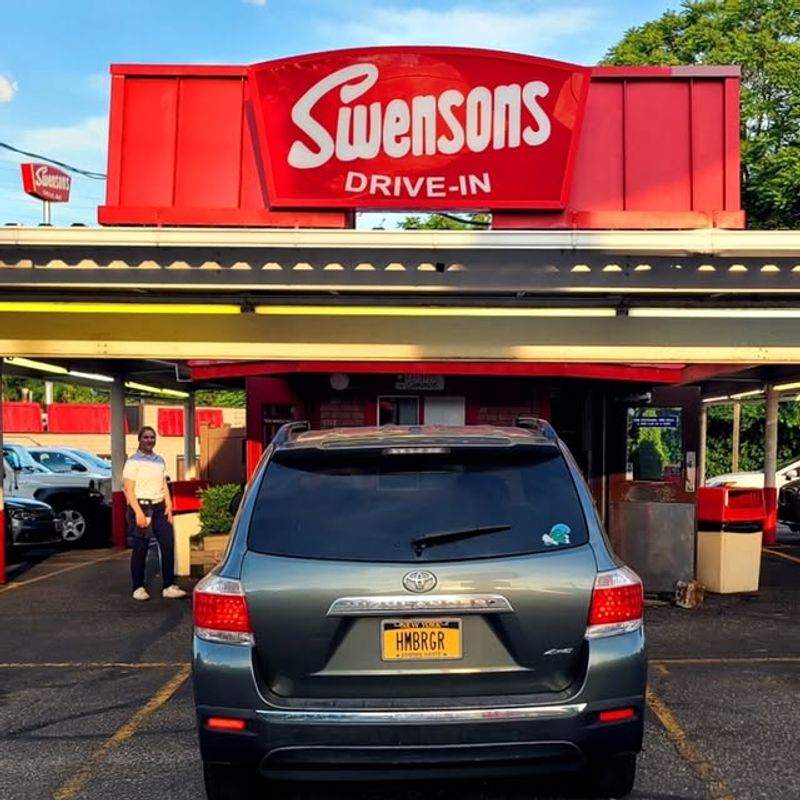 Swensons Drive-In – Akron, OH