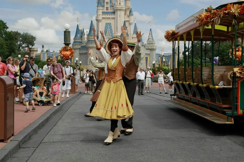 Disney Parks: No Grown-Ups in Costume