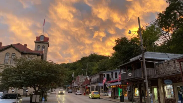 12 Arkansas Mountain Towns With Views That Never Get Old