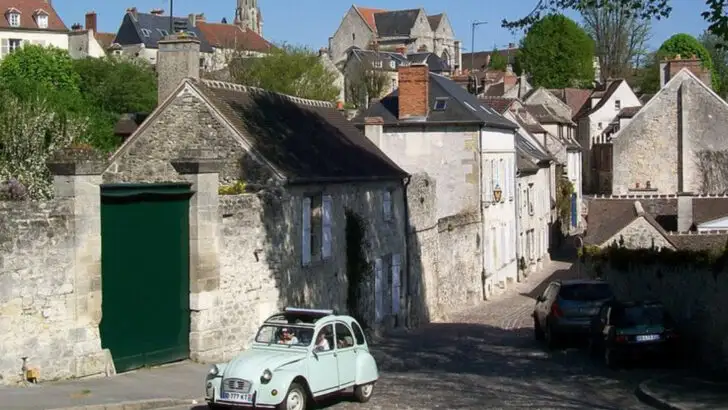 12 Idyllic Villages Near Paris That Capture the Charm of Rural France