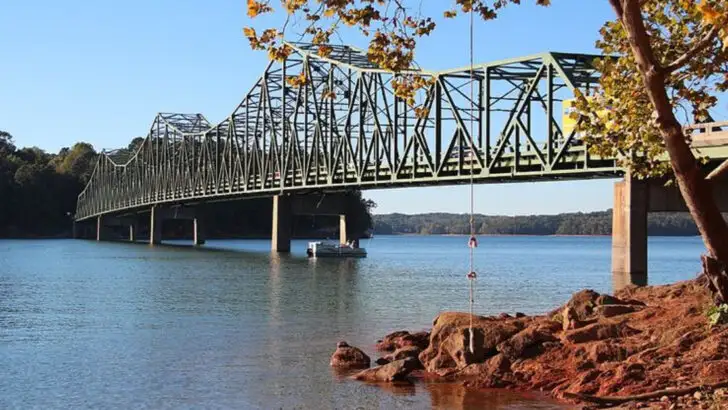 12 Southern Lake Towns Torn Between Local Life and Vacation Crowds