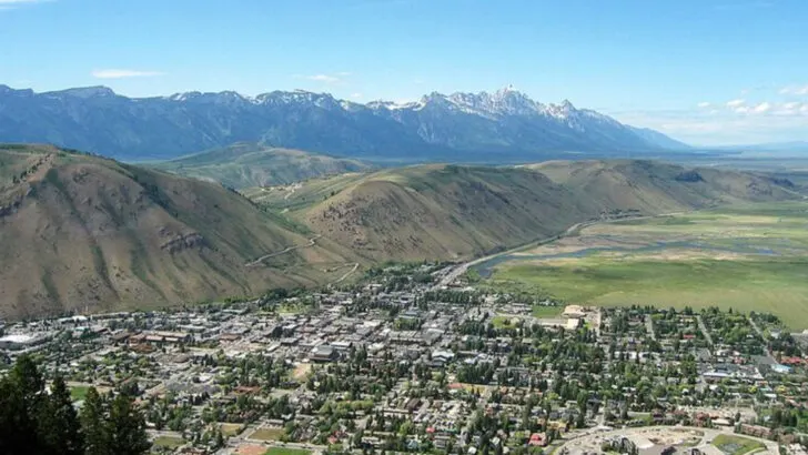 14 Beautiful U.S. Towns Locals Say Lost Their Soul to Tourism