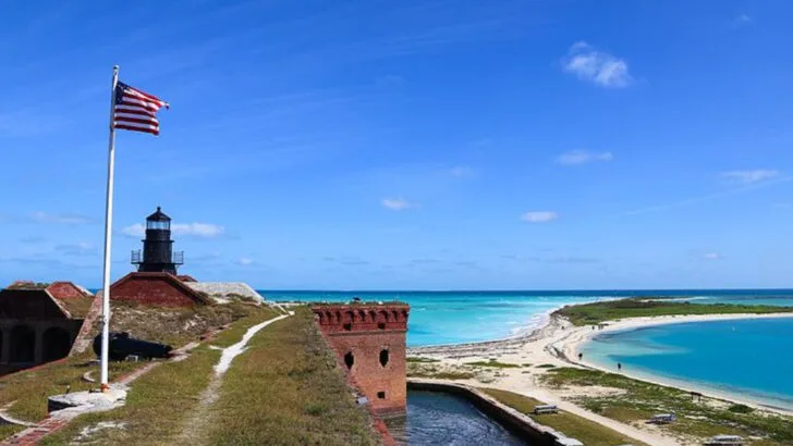 14 Island Destinations Off the US Coast Most People Forget Exist (But Are Incredible)