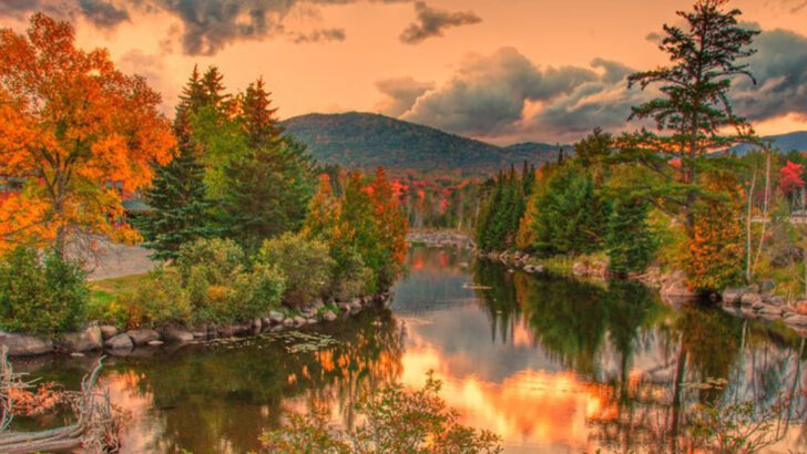 14 Postcard-Worthy U.S. Towns That Feel Like Autumn Come to Life
