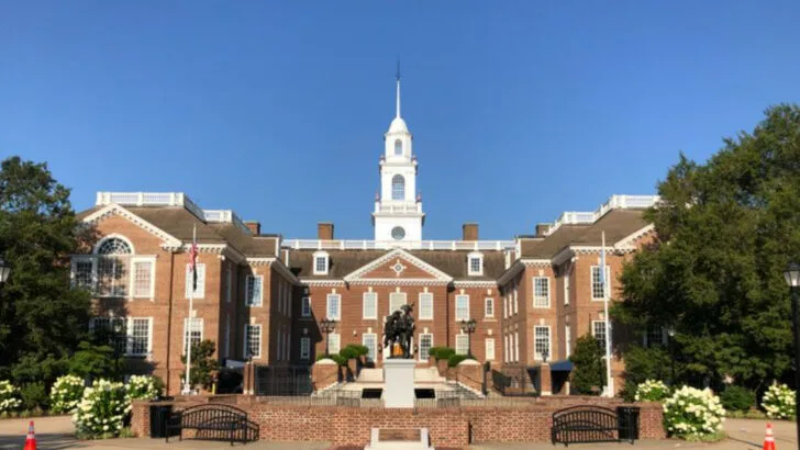 14 State Capitals Many People Couldn’t Find on a Map (That Are Actually Worth Visiting)