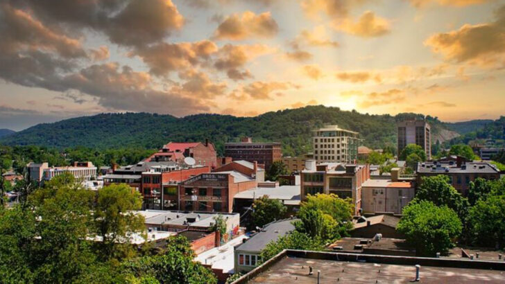 16 East Coast Cities That Feel Surprisingly Welcoming and Affordable