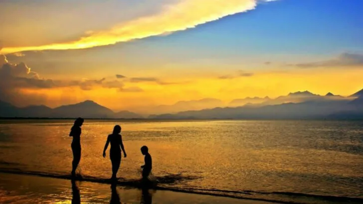 16 fun things to do in Kona, Hawaii for families with kids of all ages