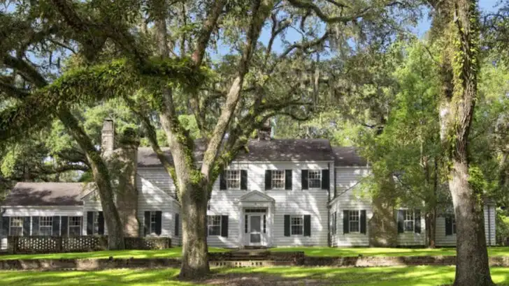 5 Busy Destinations in South Carolina and 10 Authentic Places Worth Visiting Instead