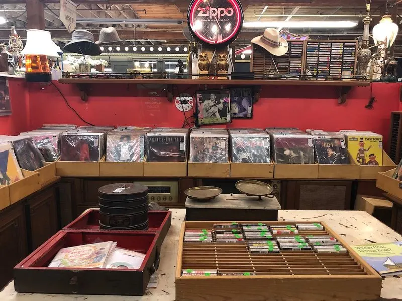 King Richard’s Antique Center – Whittier