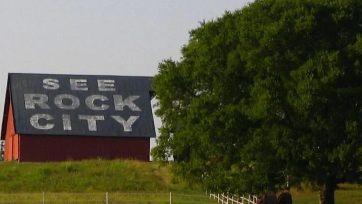 6 Tennessee Antique Barns That Could Double as History Museums