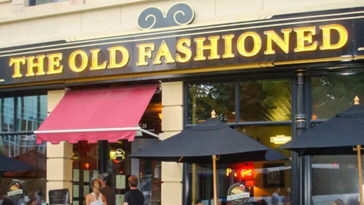 7 Local-Favorite Wisconsin Restaurants Serving Cheese Curds You’ll Crave Again