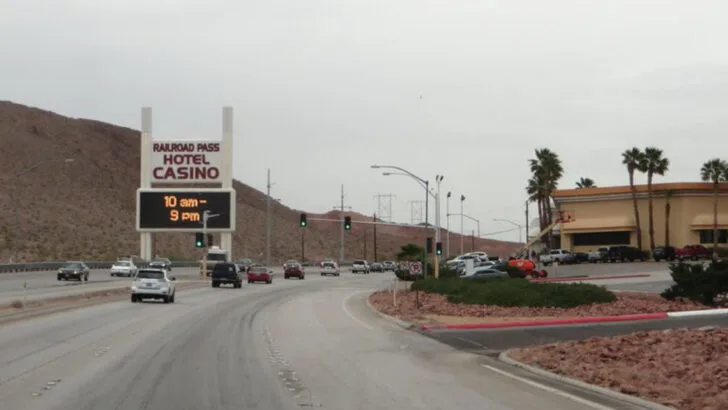 8 Biggest Money Wasters on Road Trips Across America