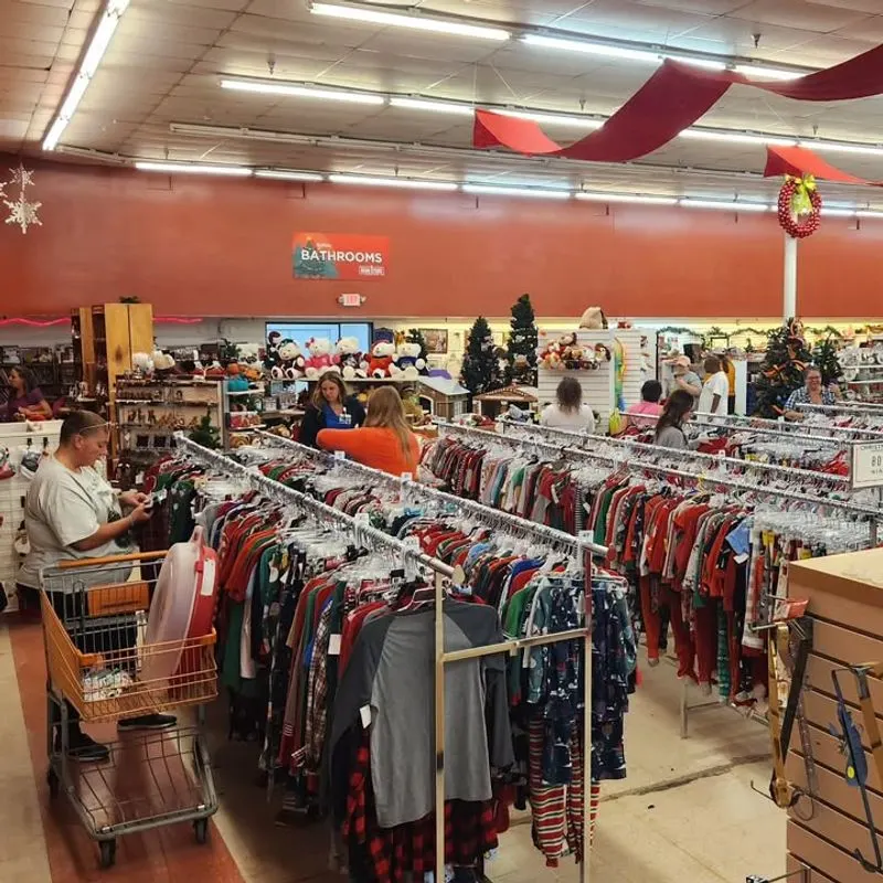 KARM Stores Christmas – Knoxville
