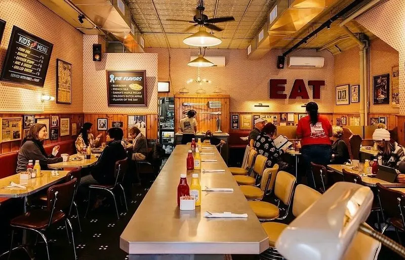 Hamburg Inn No. 2 – Iowa City, IA