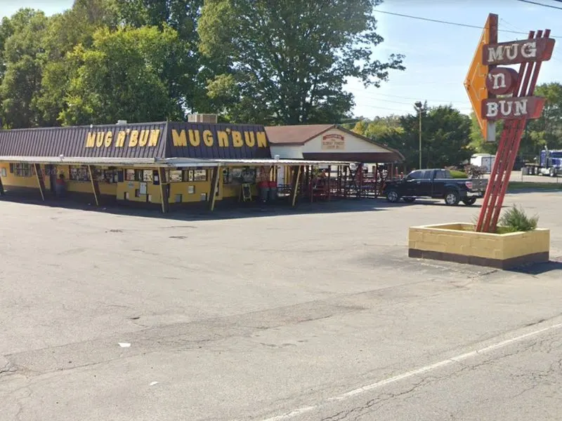 Mug-n-Bun Pizza – Speedway