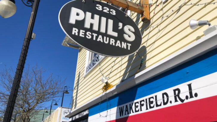 8 Rhode Island Diners Serving Seafood Platters That Put the Coasts to Shame