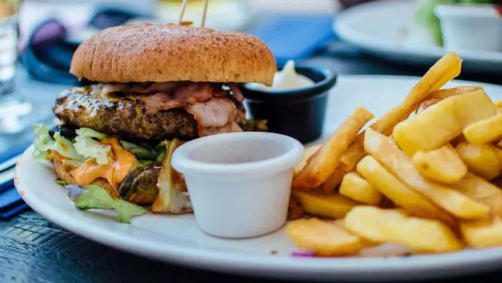 8 Wyoming Bison Burger Joints That Make Regular Beef Seem Ordinary